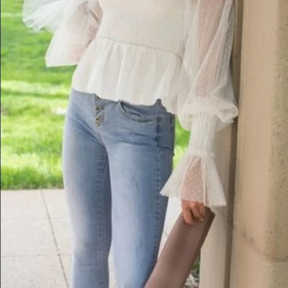 🤍 WHITE SHEER BUBBLE SLEEVE TOP